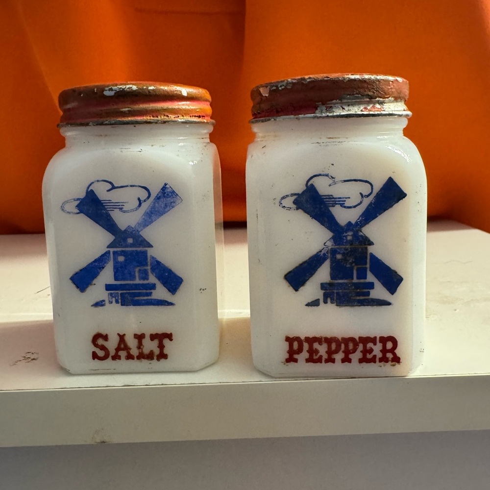 Vintage milk glass Windmill Salt&Pepper Shakers